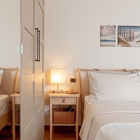 Cozy Retreat In Coastal Livorno Apartment Exterior foto